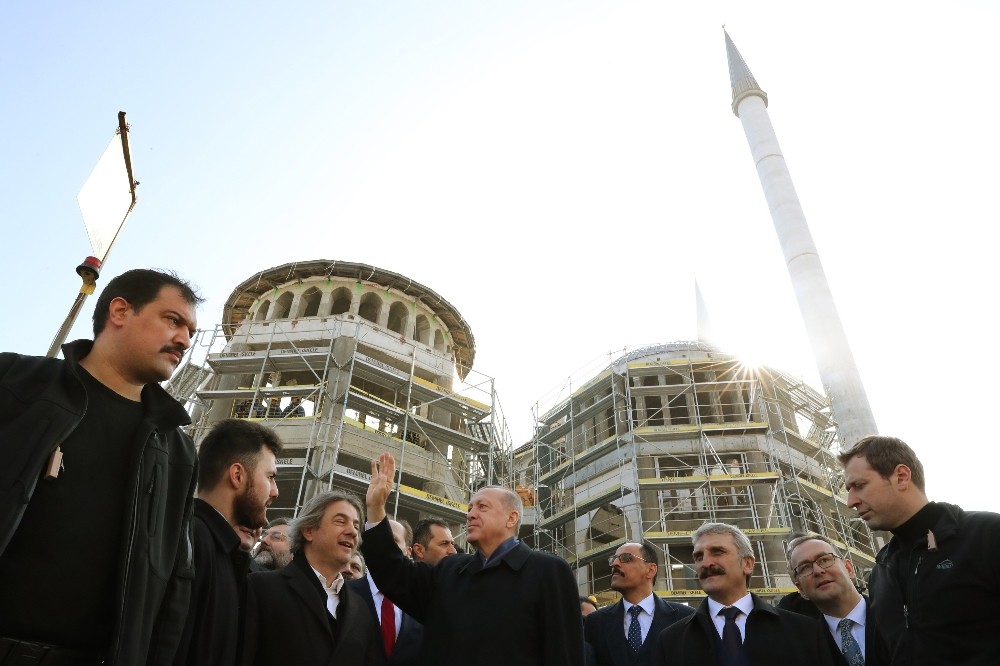 Cumhurbaşkanı Erdoğan Taksim Camii’ni inceledi