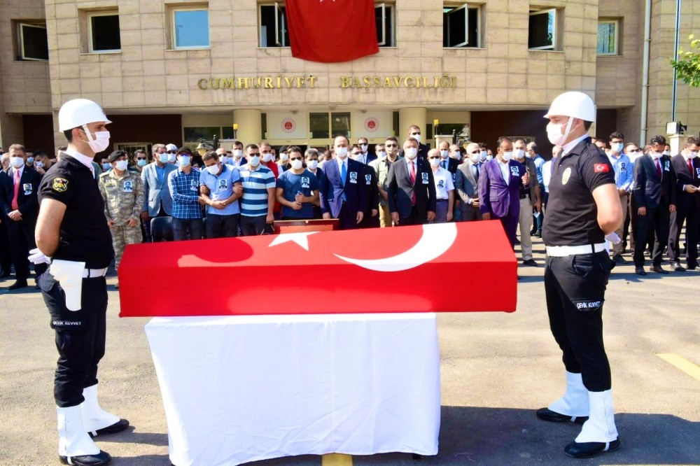 Şanlıurfa’da kalp krizi sonucu ölen savcı memleketine uğurlandı