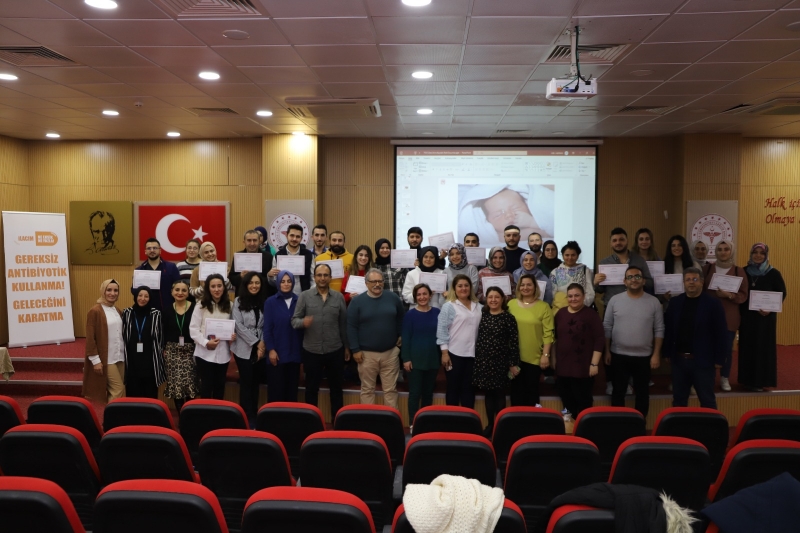 2022 yılının son Temel Yenidoğan Yoğun Bakım Kursu ve NRP Eğiticisi Güncelleme Eğitimi yapıldı.