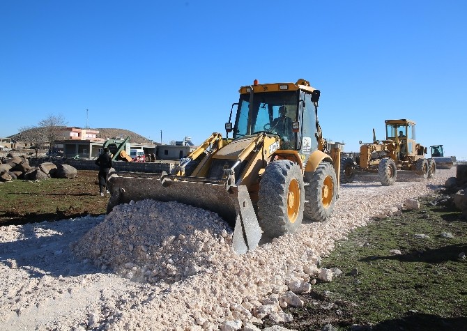 Haliliye Belediyesinden 5 mahallede aynı anda yol çalışması