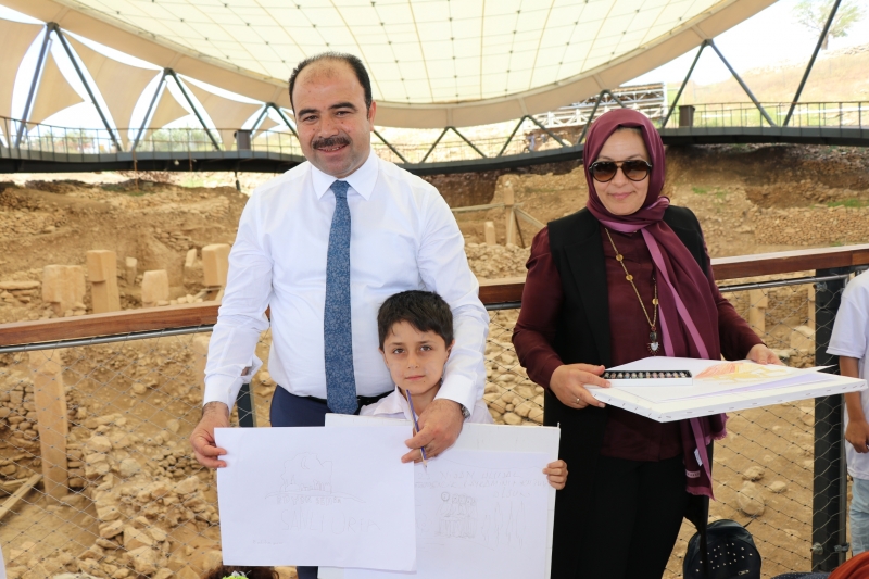 23 Nisan 12 Bin Yıllık Tarihi Mekanda Kutlandı