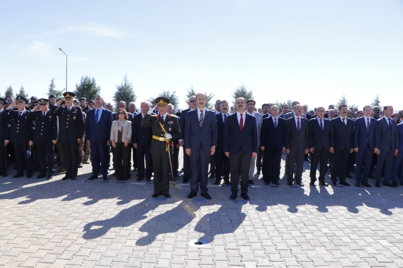 29 Ekim Kutlamaları Çelenk Sunumuyla Başladı