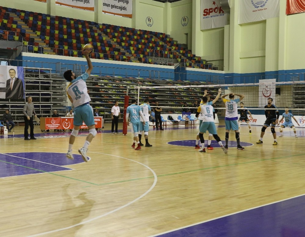 Haliliye voleybol takımı galibiyet serisini 5’e çıkardı