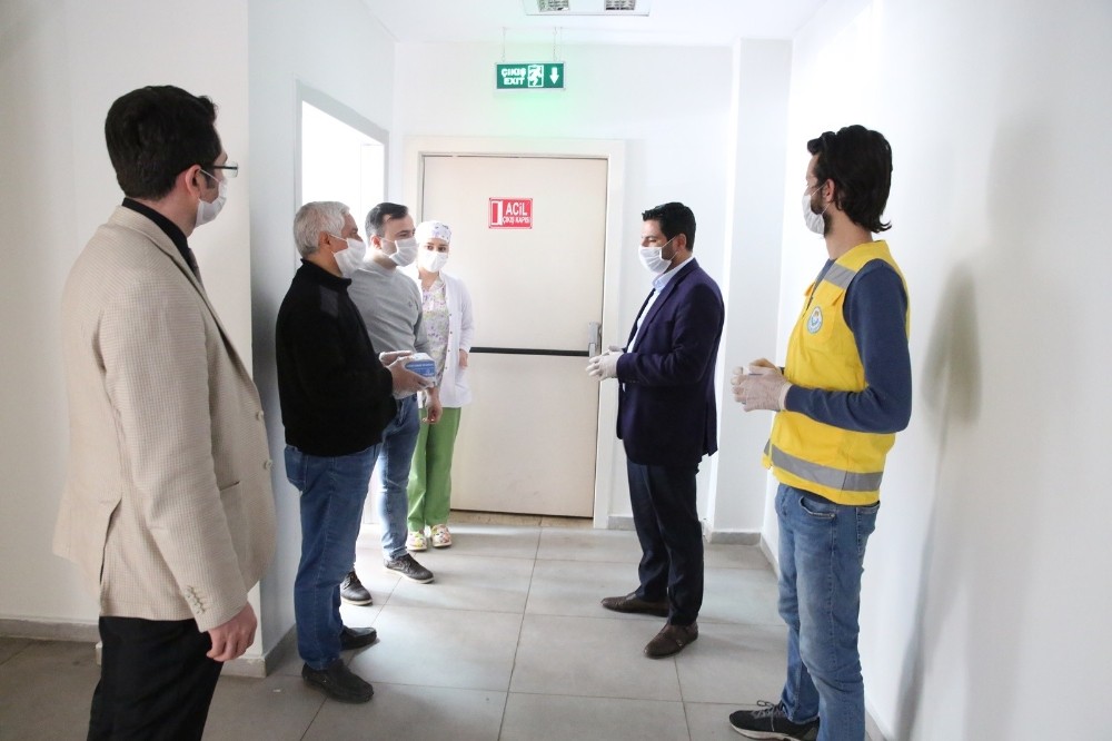 Haliliye’de sağlık merkezlerine maske dağıtıldı