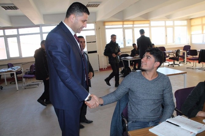 Keşküş Viranşehir Gençlik Merkezinde incelemelerde bulundu