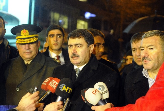 Vali Vasip Şahin: ″En az 35 vatandaşımız hayatını kaybetti″