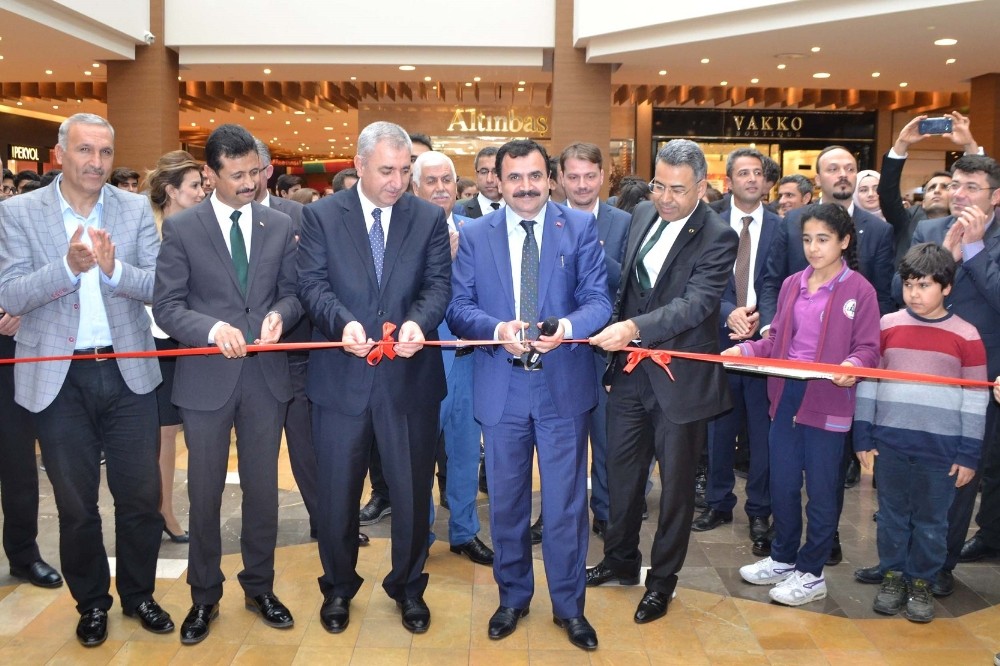 Öğretmen sevgisini tuvale yansıttılar