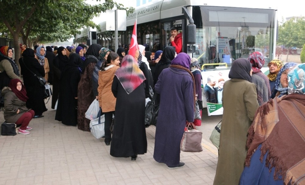 Yaşlılar kaplıcanın tadını çıkarttı