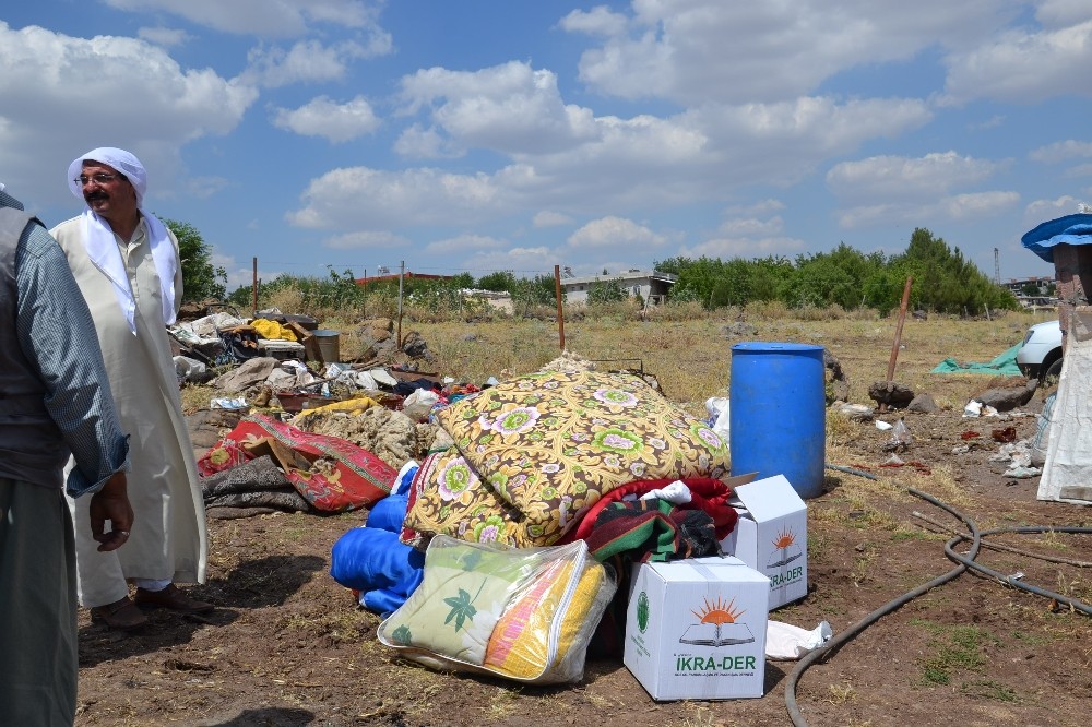 Siverek’te evi yanan aileye yardım eli uzandı
