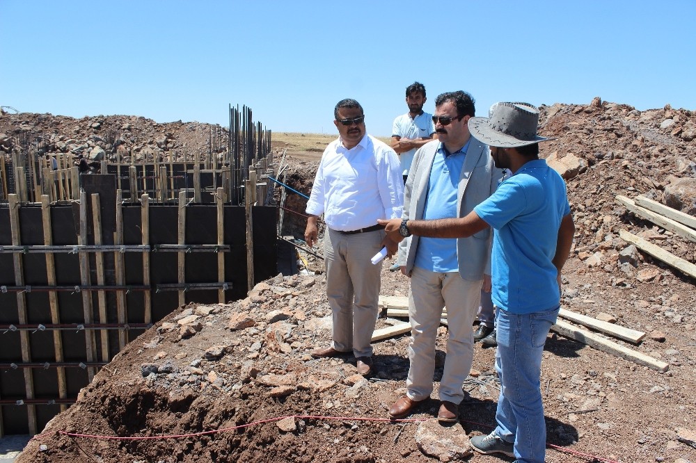 İl Milli Eğitim Müdürü Turan, Siverek’te okul inşaatlarını inceledi