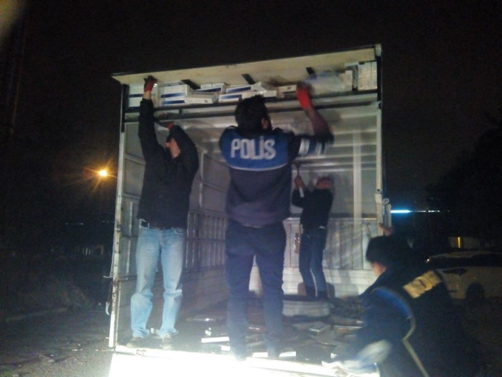 Şanlıurfa’da 15 bin 500 paket gümrük kaçağı sigara ele geçirildi