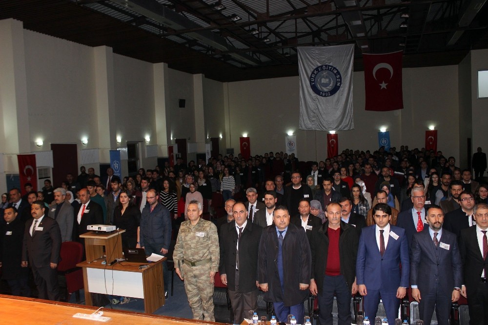 Siverek’te şehit öğretmenler için anma gecesi