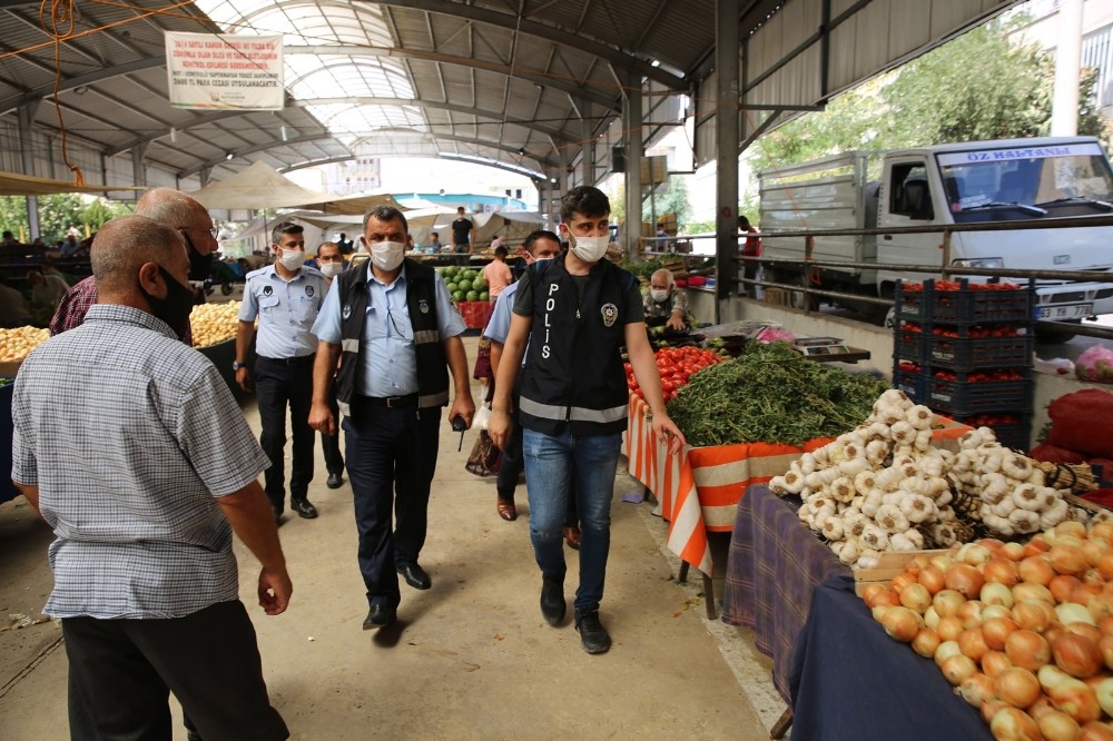 Haliliye’de ekipler maske denetimine çıktı