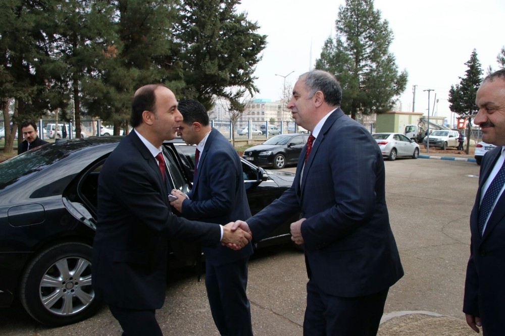 Vali ve Büyükşehir Belediye Başkanı Dicle Elektrik’i ziyaret etti