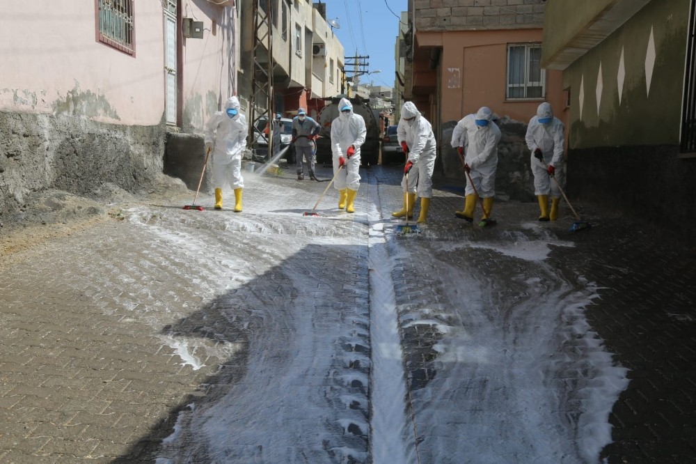 Eyyübiye’de salgına karşı çalışmalar devam ediyor