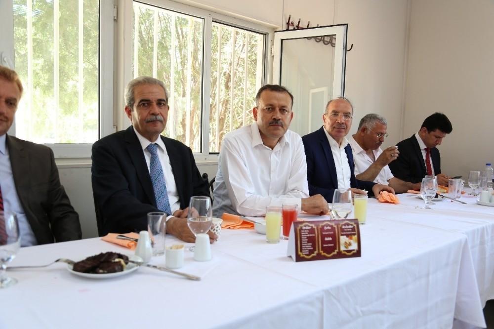 Yemek yaparak mezun oldular