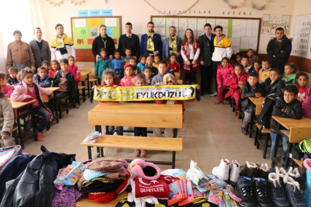 Genç Fenerbahçelilerden Harranlı öğrencilere yardım