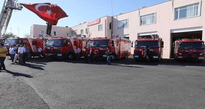 4 adet yeni itfaiye aracı alındı -görüntülü-