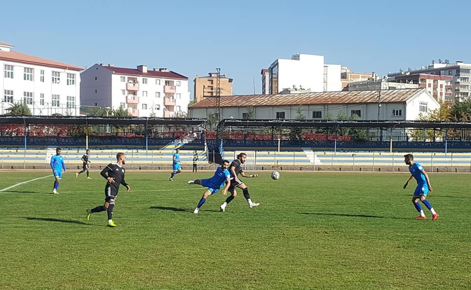 Karaköprü Belediyespor maçtan galip ayrıldı