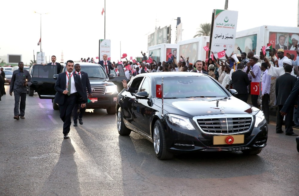 Cumhurbaşkanı Erdoğan’a Sudanlılardan sevgi seli