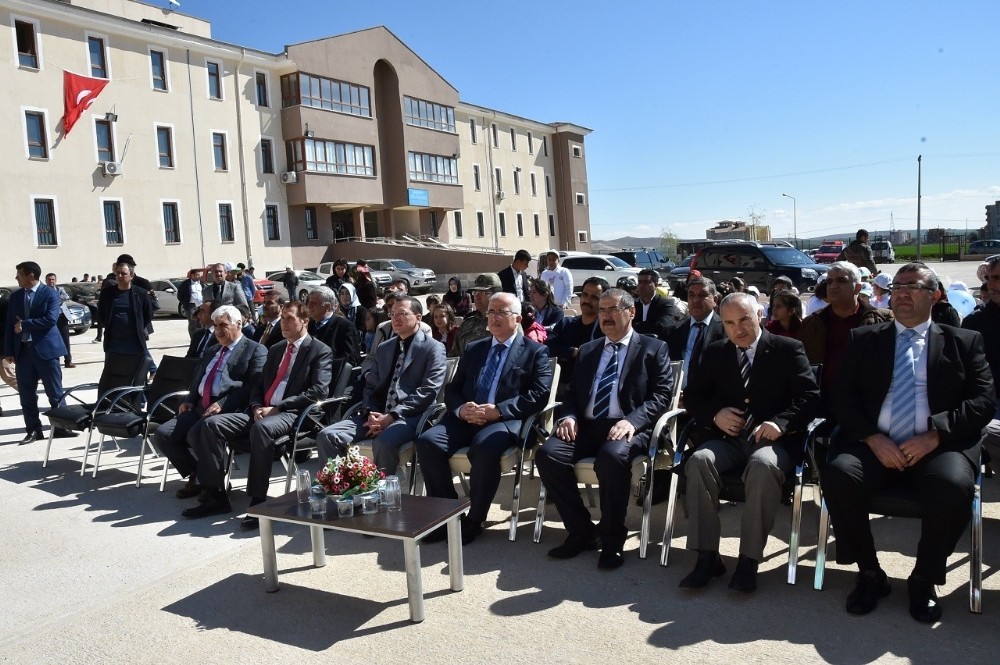 Şanlıurfa Valisi Tuna, engellilerle fidan dikti