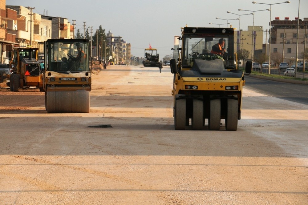 Akçakale’de 112 Acil Servis yolu asfaltlanıyor