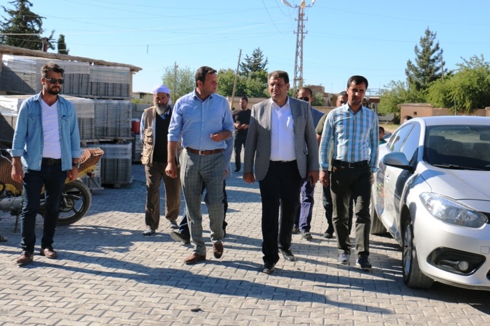 Akçakale Belediyesi Ceylanlı sokaklarını kilit parkeyle örüyor