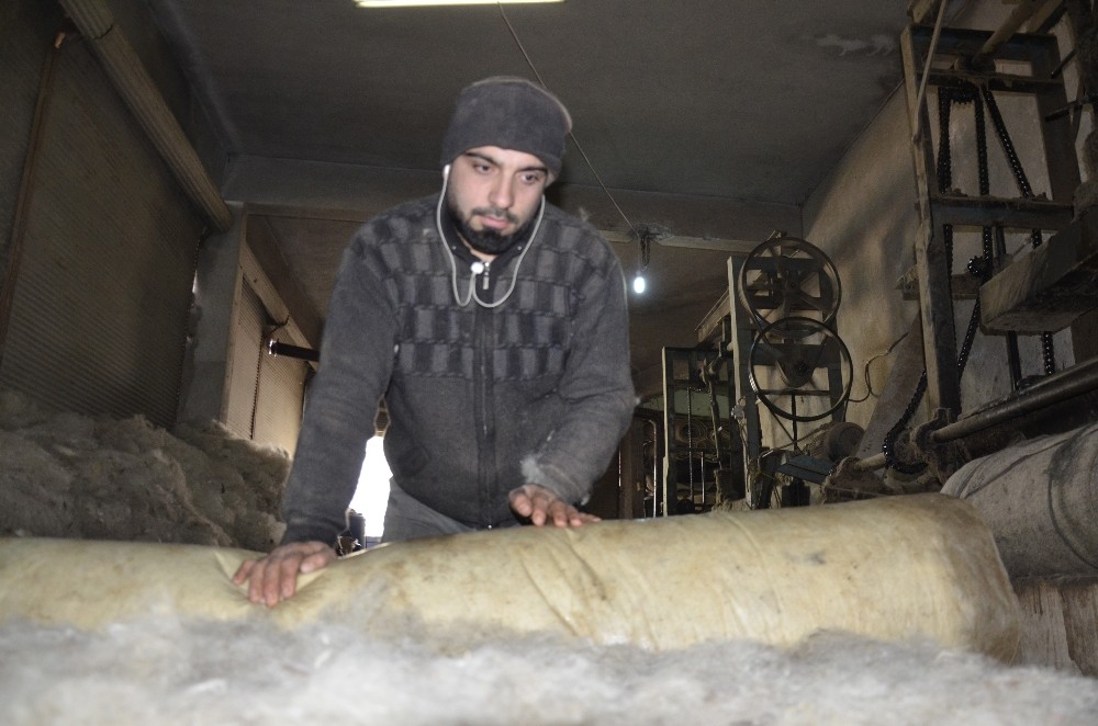 Evlerin vazgeçilmezi keçe unutulmaya yüz tuttu