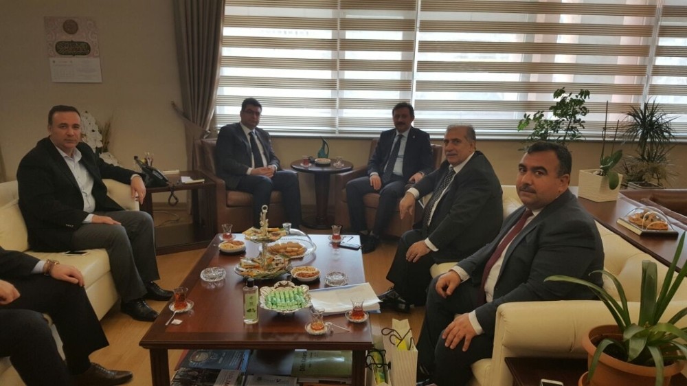 Okullardaki eksikler için bakan yardımcısıyla görüştüler