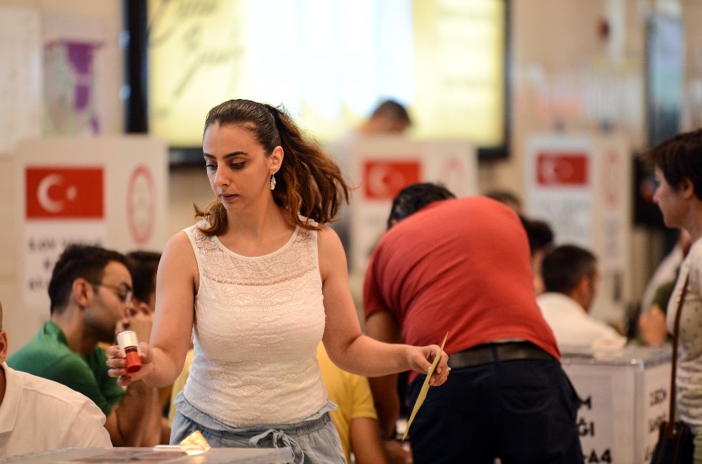 Dünya üzerindeki 193 ülkenin 170’inde Türk vatandaşı bulunuyor