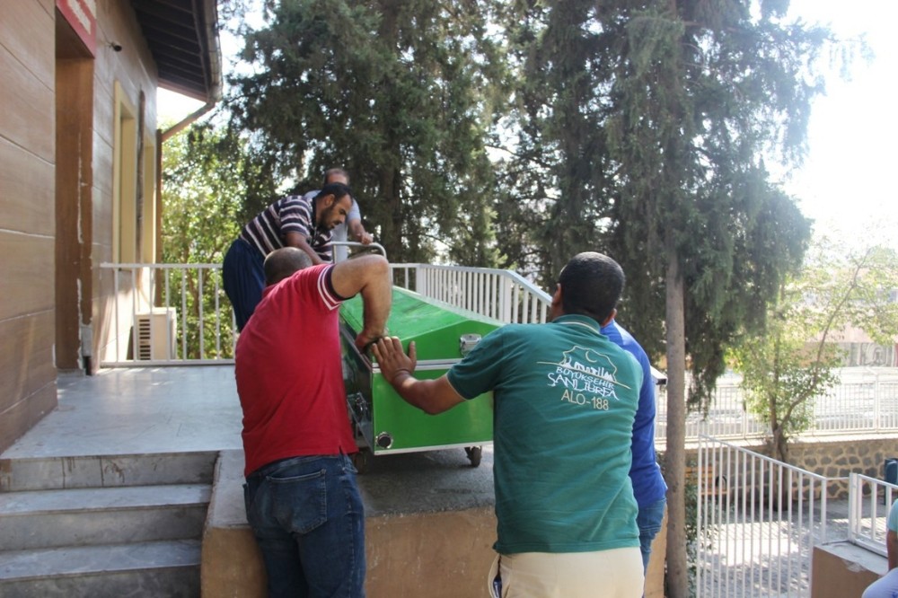 Başından vurulan genç hayatını kaybetti