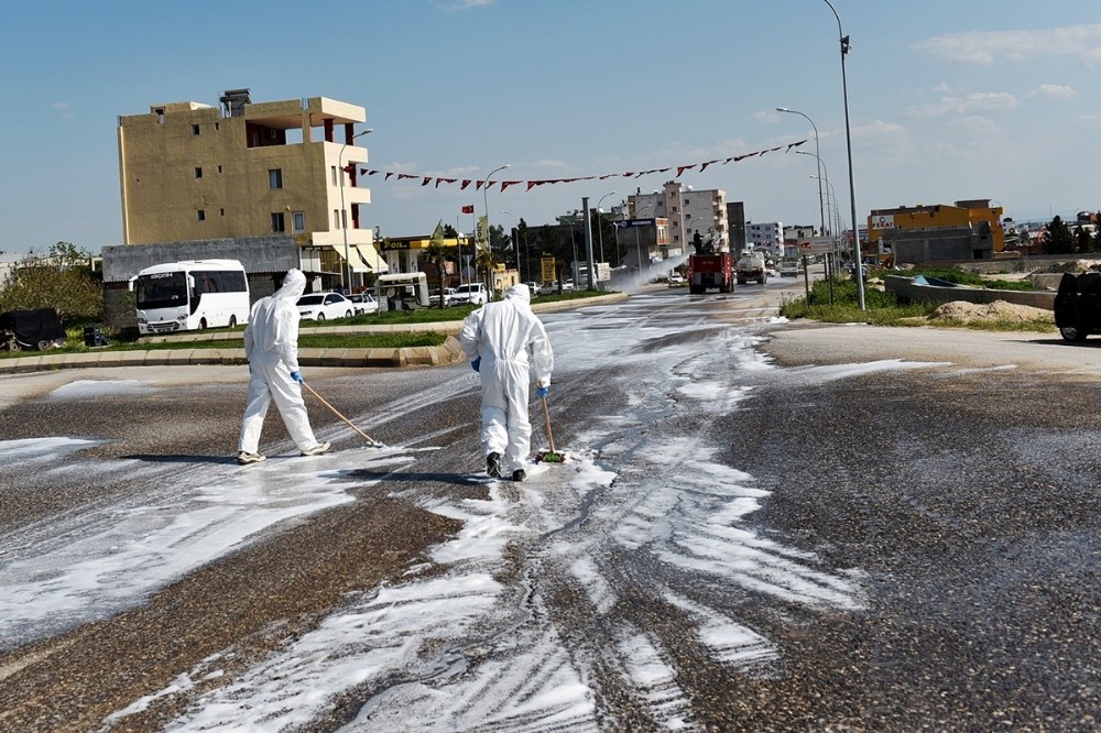Viranşehir’de caddeler arındırıldı