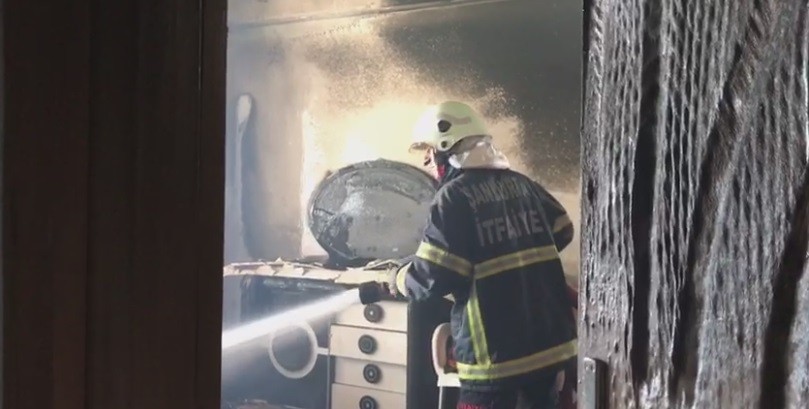 Ateşle oynayan çocuklar evi yaktı