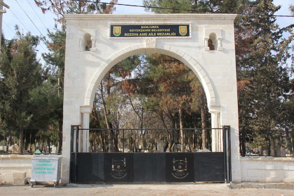 Bozova’da kent park yapımını sürdürüyor