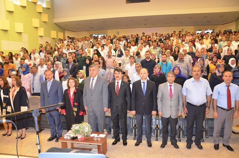 HRÜ Sağlık Bilimleri fakültesinde mezuniyet töreni yapıldı