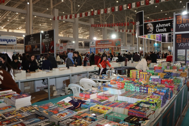 5. ULUSAL ŞANLIURFA KİTAP FUARI KAPILARINI AÇTI