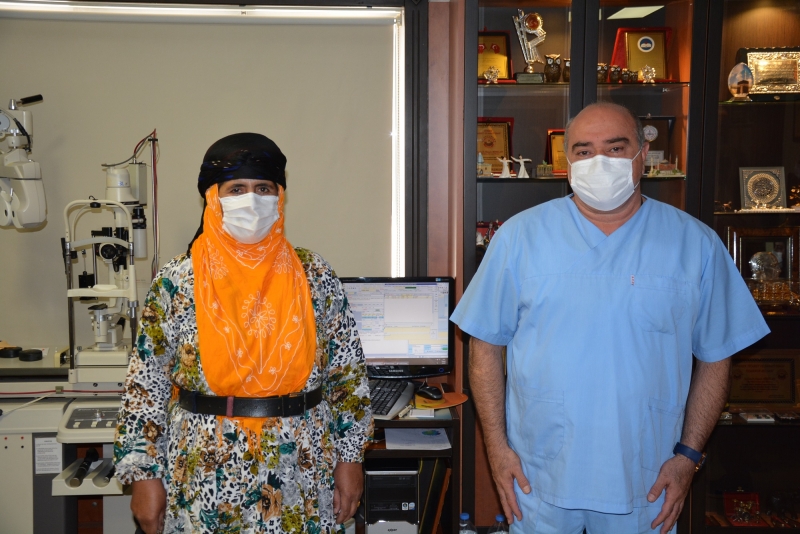 52 yaşında gözlüksüz hayata merhaba dedi