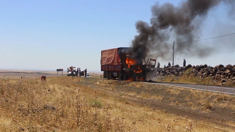 Kamyon böyle yandı