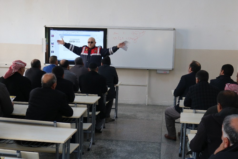 Servis şoförlerine “İyi dersler şoför amca” eğitimi