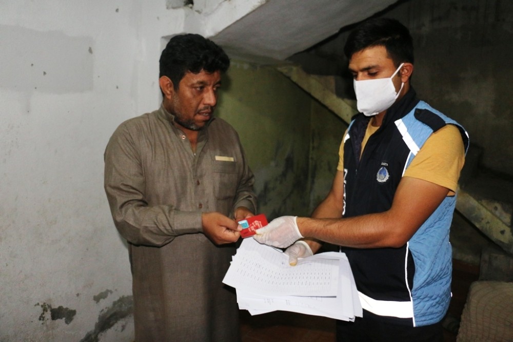 İhtiyaç sahibi ailelere alışveriş kartı