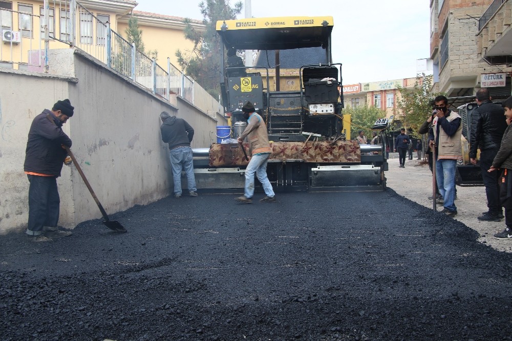 Haliliye’de sıcak asfalt çalışması