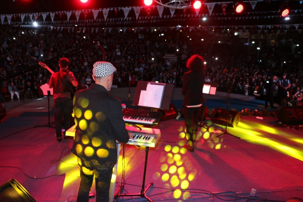 Şanlıurfa bilim şenliği konserle devam etti