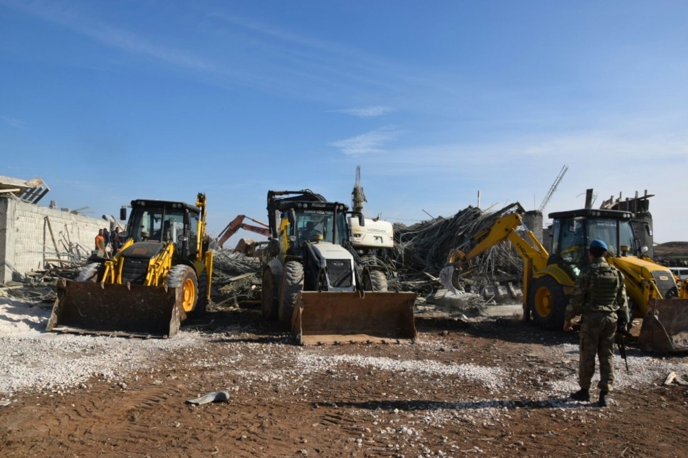 Kayıp işçi enkaz altında bulundu