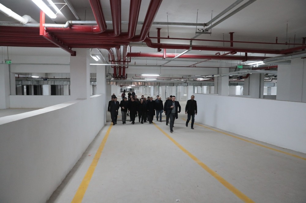 Ticaret Merkezinde Sona Doğru