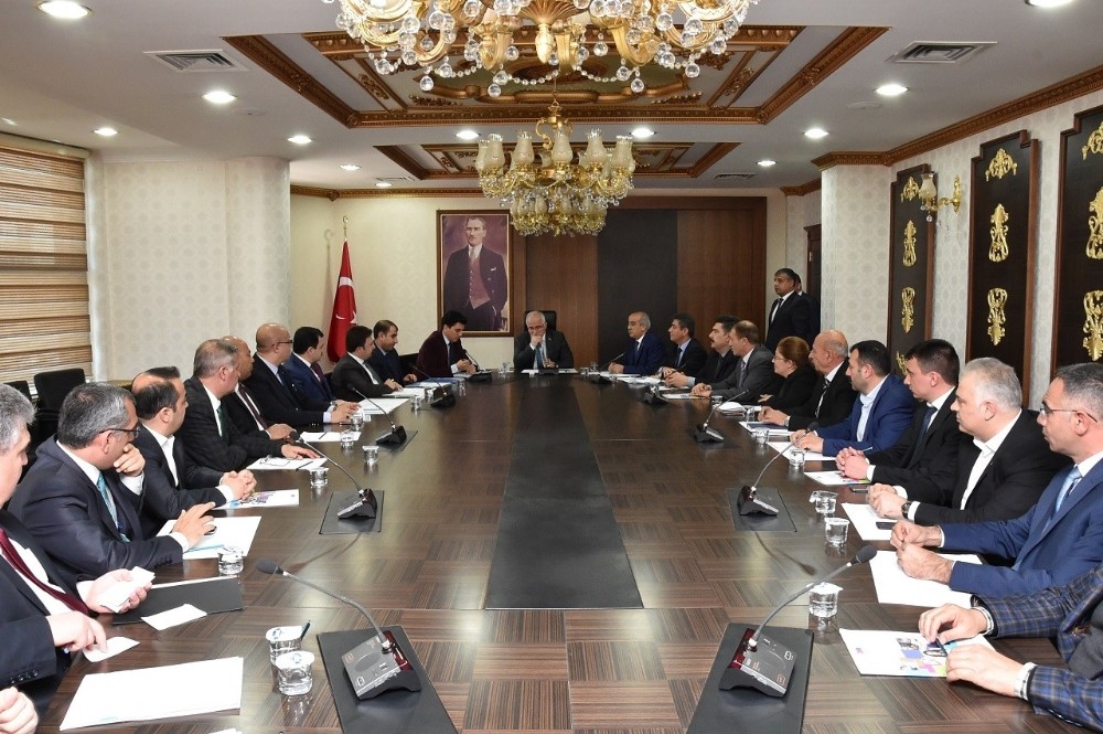 Vali Tuna’dan istihdam çağrısı