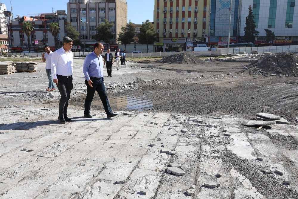 Rabia Meydanında izolasyon çalışması devam ediyor