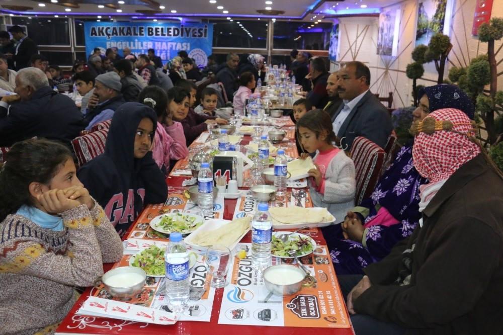 Akçakale Belediyesi engellileri unutmadı