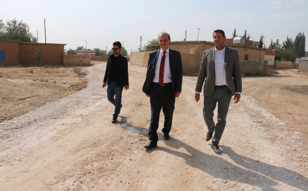 Akçakale kırsalında yol çalışmaları