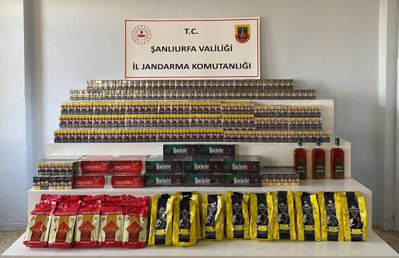 Jandarma Affetmedi: Binlerce Paket Kaçak Sigara ve Çay Ele Geçirildi