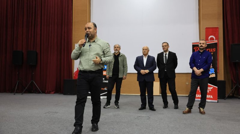 Üniversite Adaylarına Moral Deposu: Karaköprü'de Sınav Stratejileri Konuşuldu